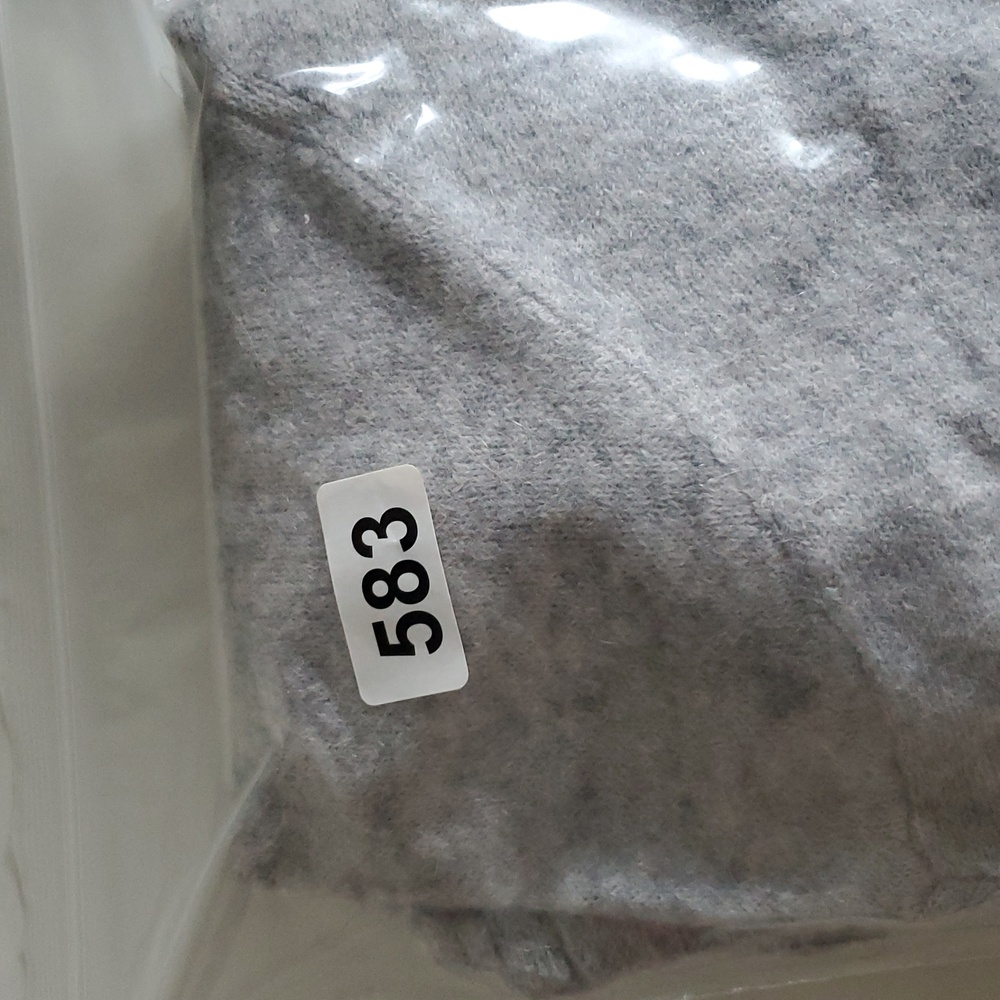 & Other Stories Light Gray V-Neck Fuzzy Cropped Cardigan - Picture 13 of 13